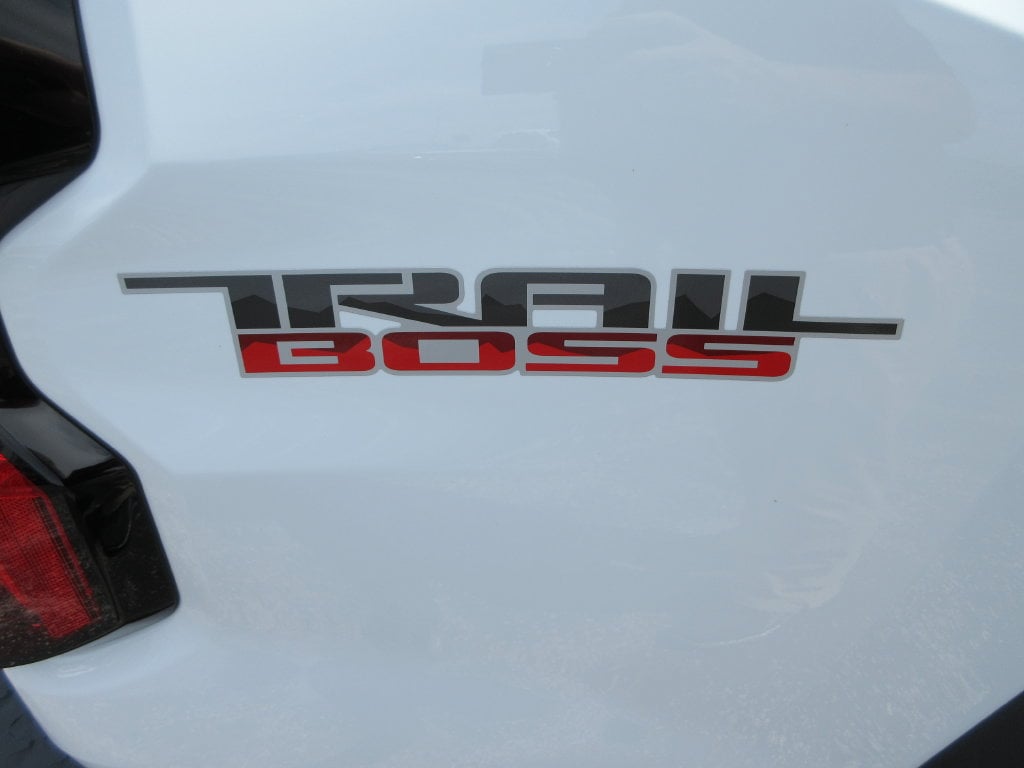 2026 Chevrolet Colorado Trail Boss - Photo 11