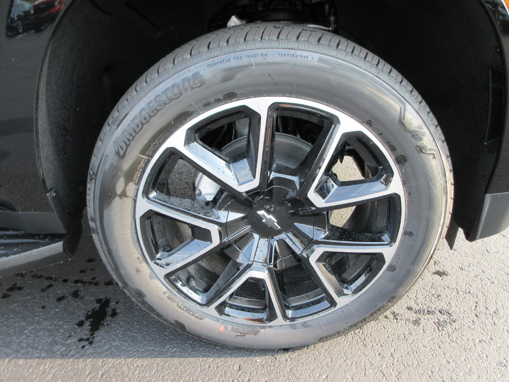 2026 Chevrolet Suburban RST - Photo 10