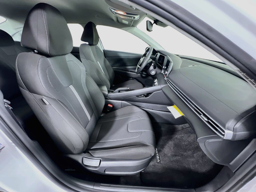 2026 Hyundai Elantra SE - Photo 25