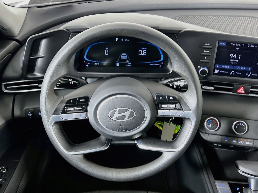 2026 Hyundai Elantra SE - Photo 12