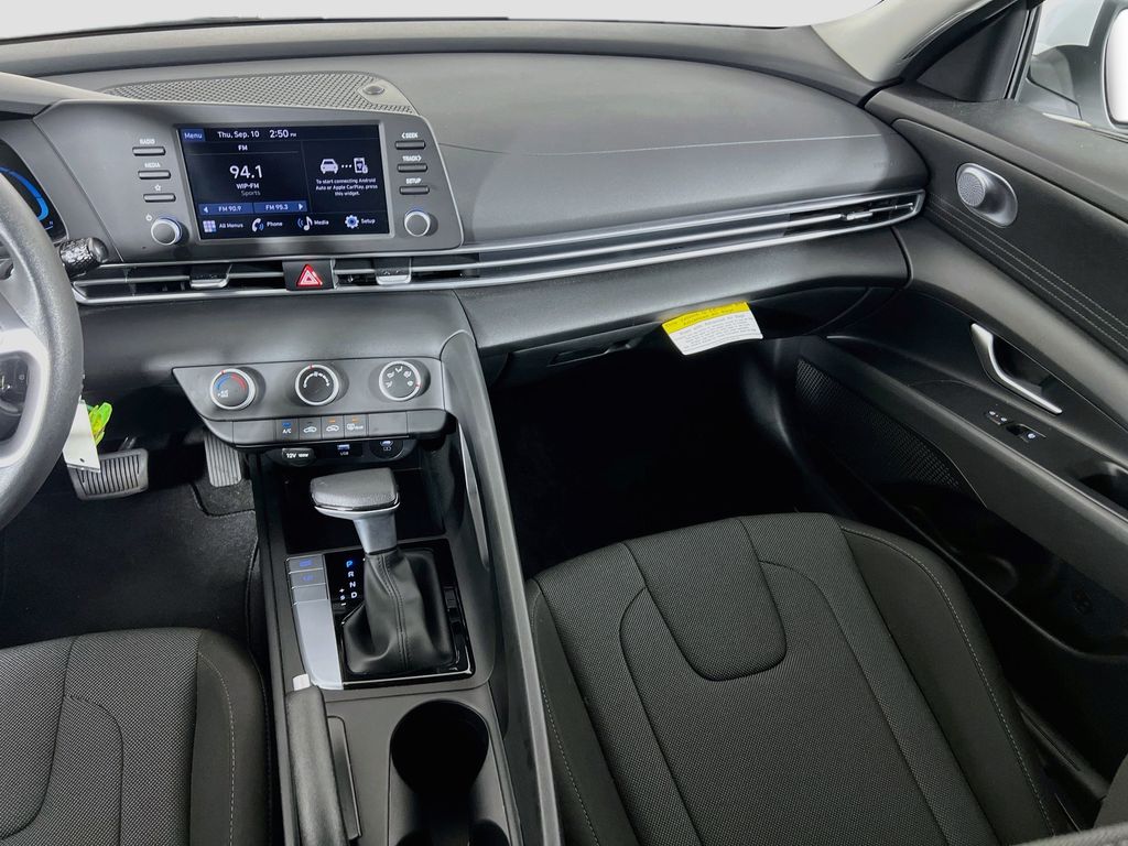 2026 Hyundai Elantra SE - Photo 22
