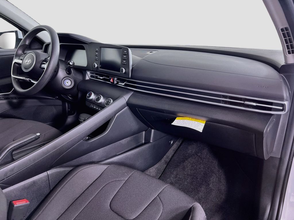 2026 Hyundai Elantra SE - Photo 26
