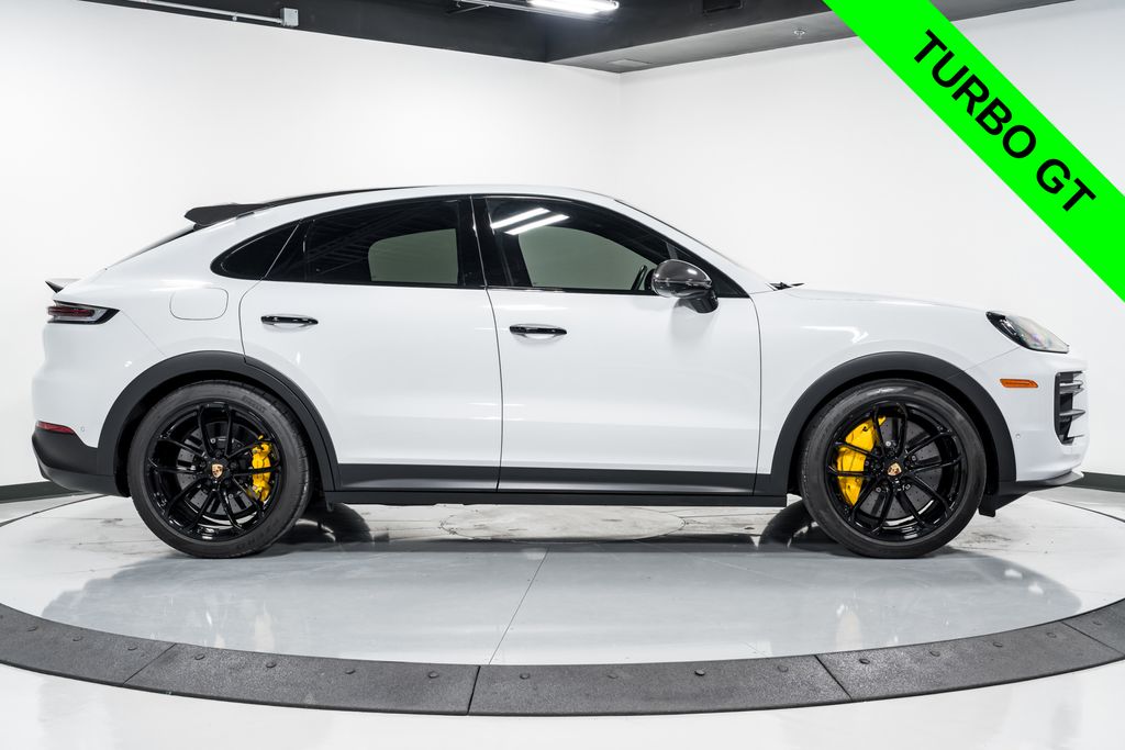 2024 Porsche Cayenne Coupe Turbo GT - Photo 2