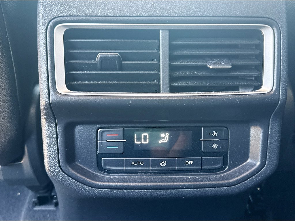 2025 Volkswagen Atlas SE w/Tech - Photo 28