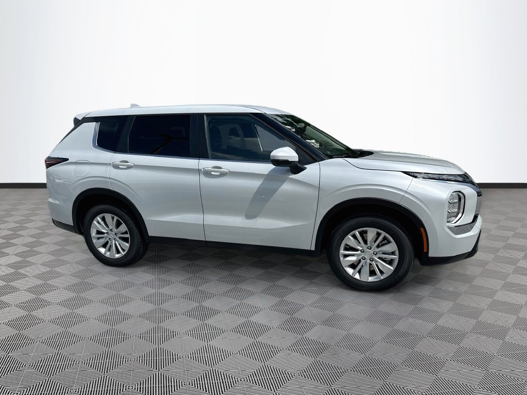 New 2026 Mitsubishi Outlander ES SUV