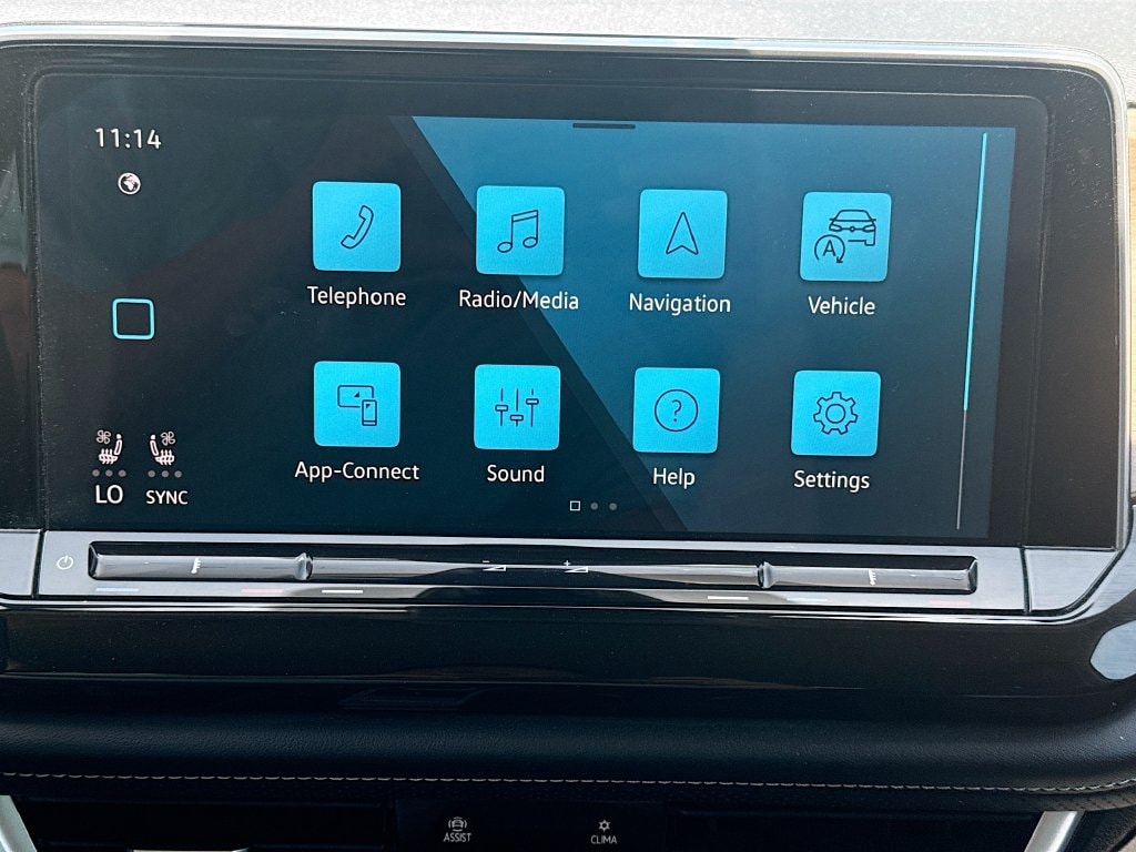 2025 Volkswagen Atlas SE w/Tech - Photo 14