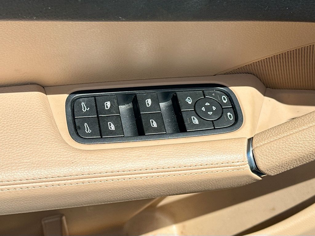 2023 Porsche Cayenne Base - Photo 19