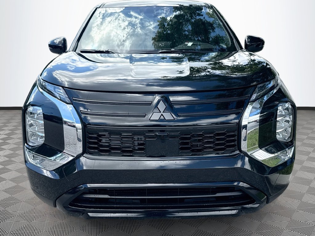 New 2026 Mitsubishi Outlander LE SUV