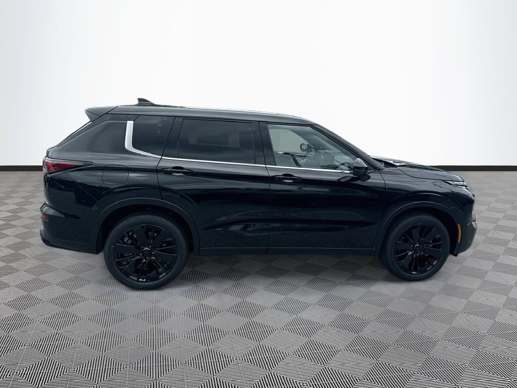 New 2026 Mitsubishi Outlander LE SUV