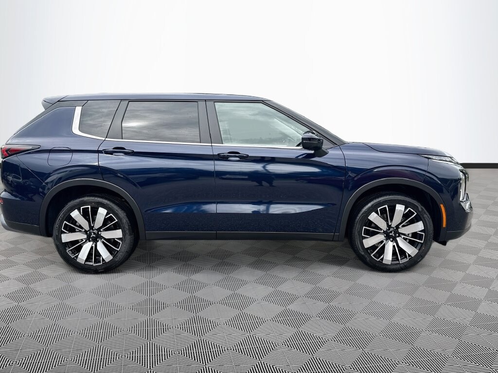 New 2026 Mitsubishi Outlander SE SUV