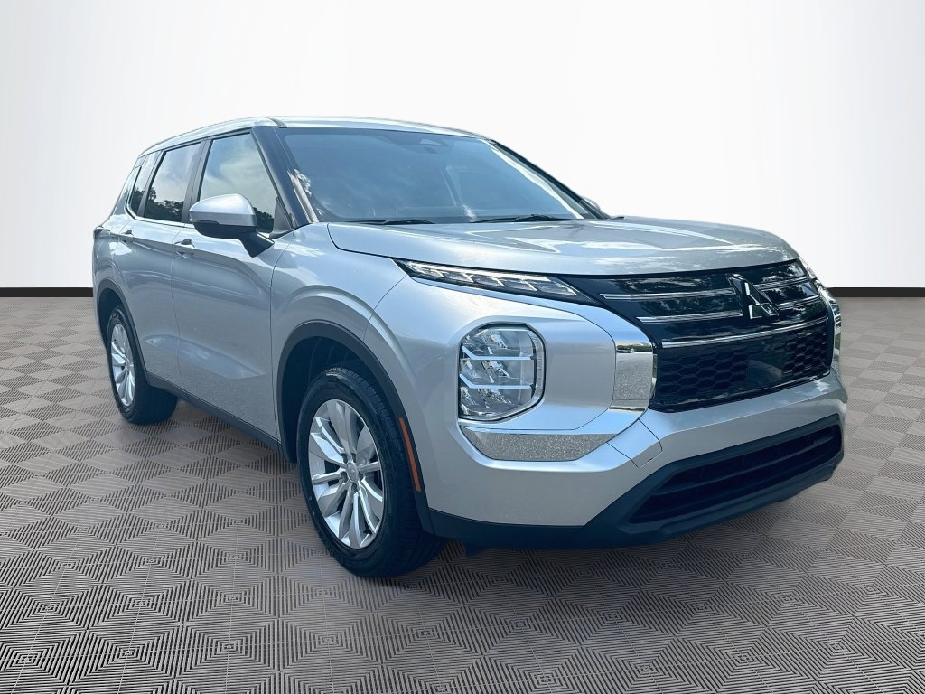 Used 2025 Mitsubishi Outlander ES SUV