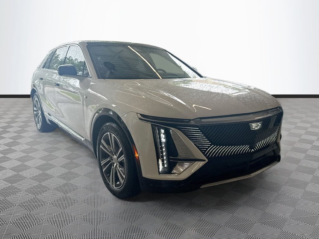 Used 2024 Cadillac Lyriq Luxury SUV