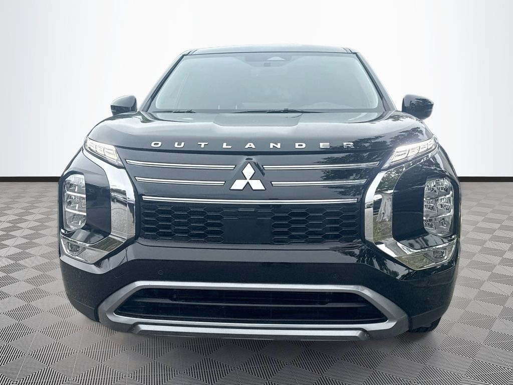 Used 2025 Mitsubishi Outlander SE SUV