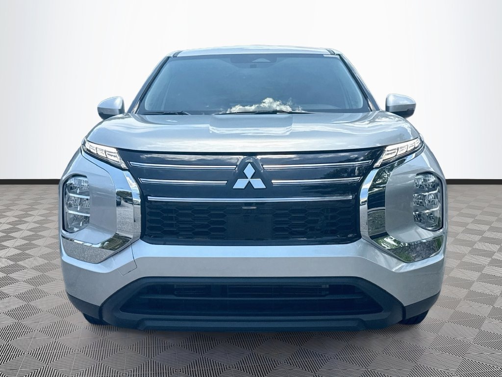 Used 2025 Mitsubishi Outlander ES SUV