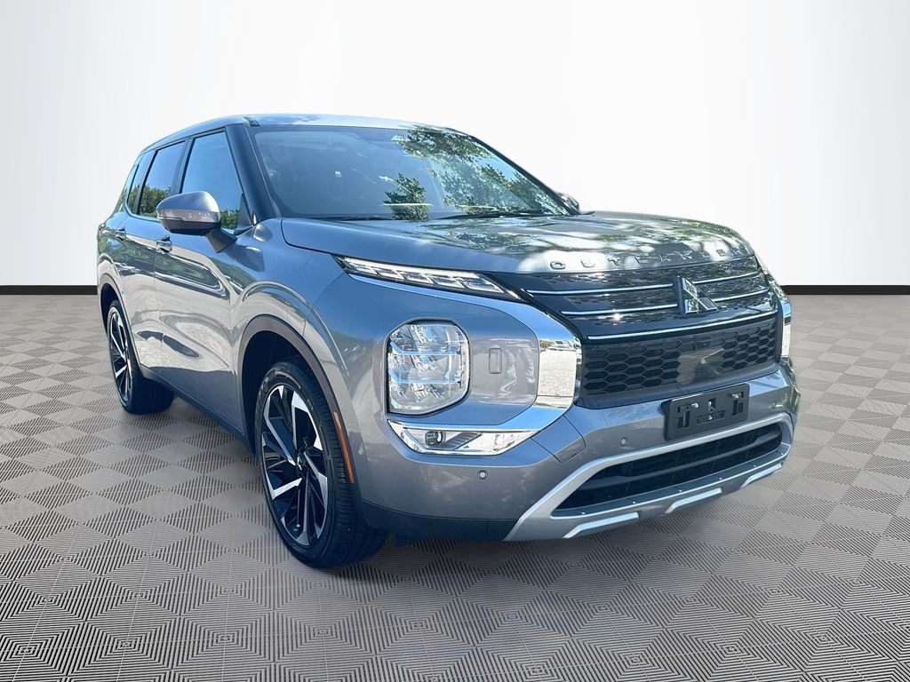 Used 2023 Mitsubishi Outlander SE SUV