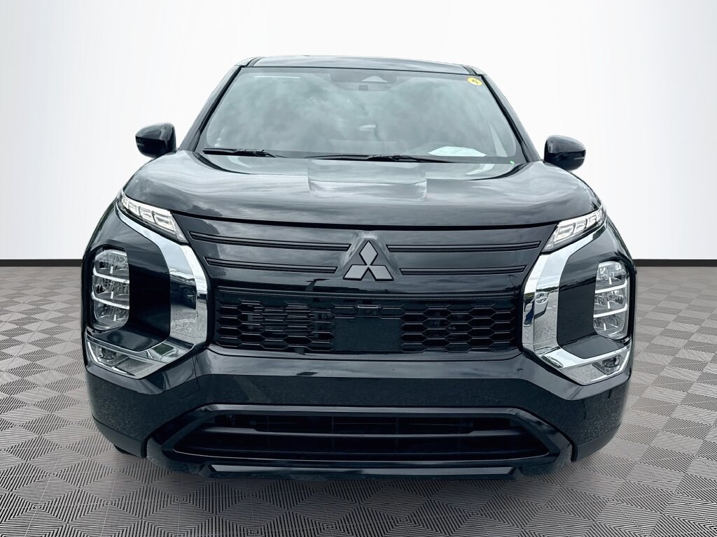 New 2026 Mitsubishi Outlander LE SUV