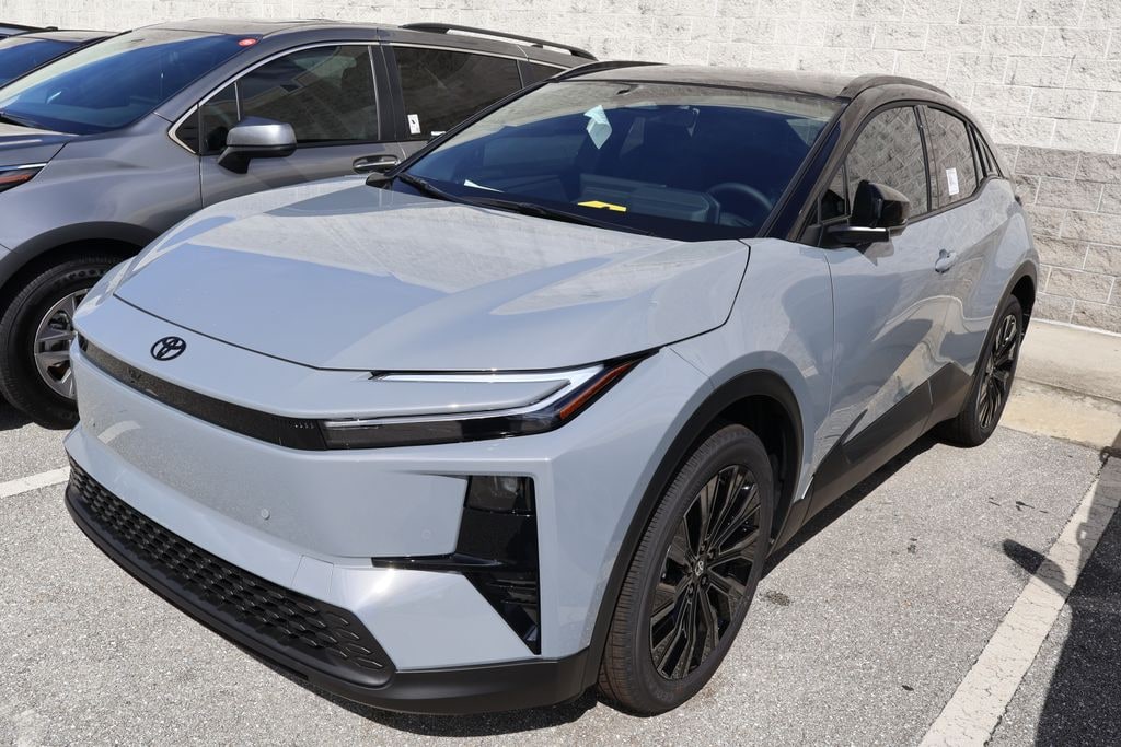 Used 2026 Toyota C-HR XSE SUV