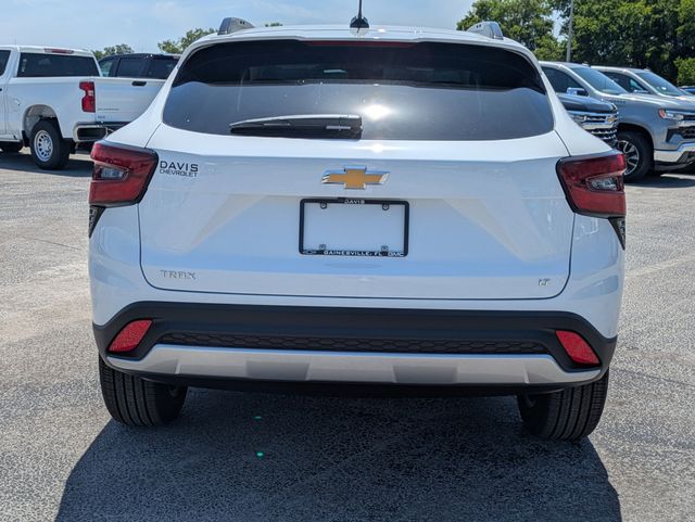 New 2026 Chevrolet Trax FWD LT SUV