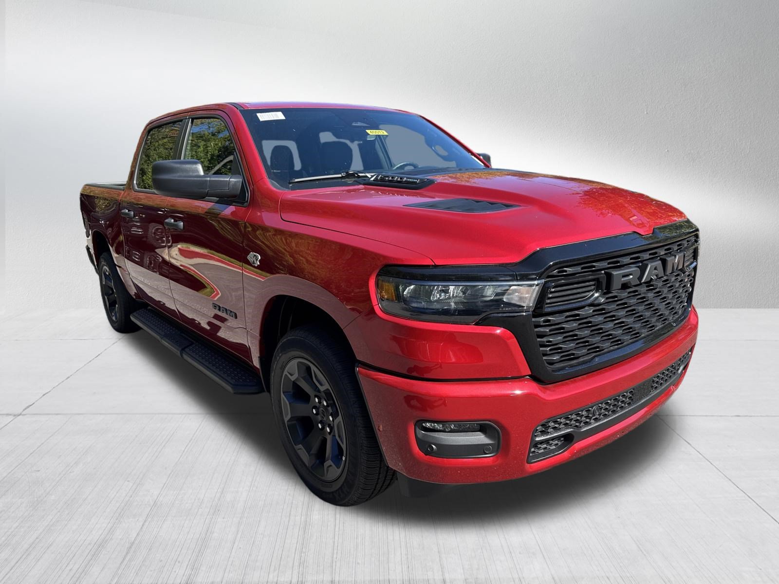 New 2026 Ram 1500 EXPRESS CREW CAB 4X4 5'7 BOX Pickup