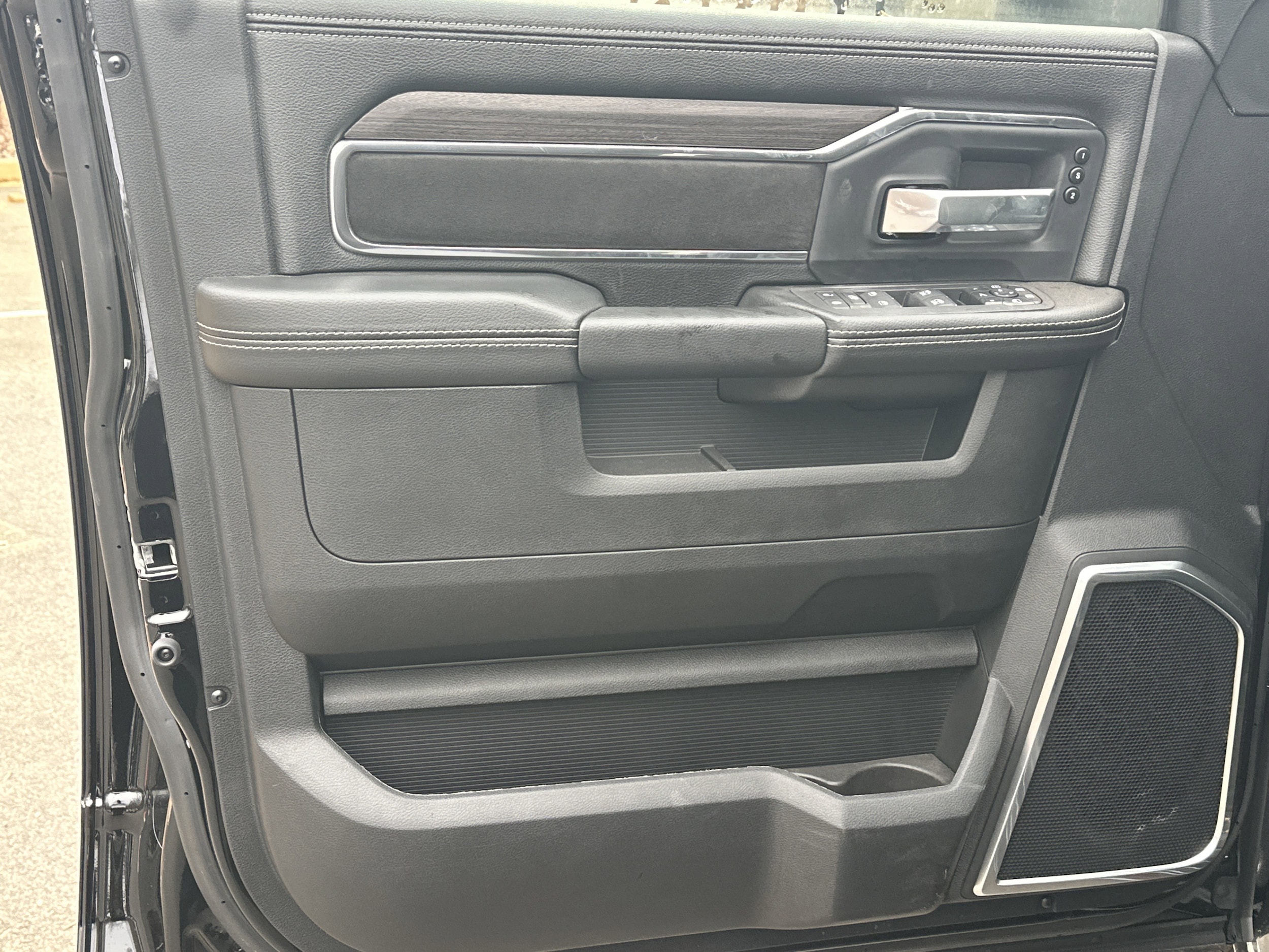 2026 RAM 2500 Laramie - Photo 11
