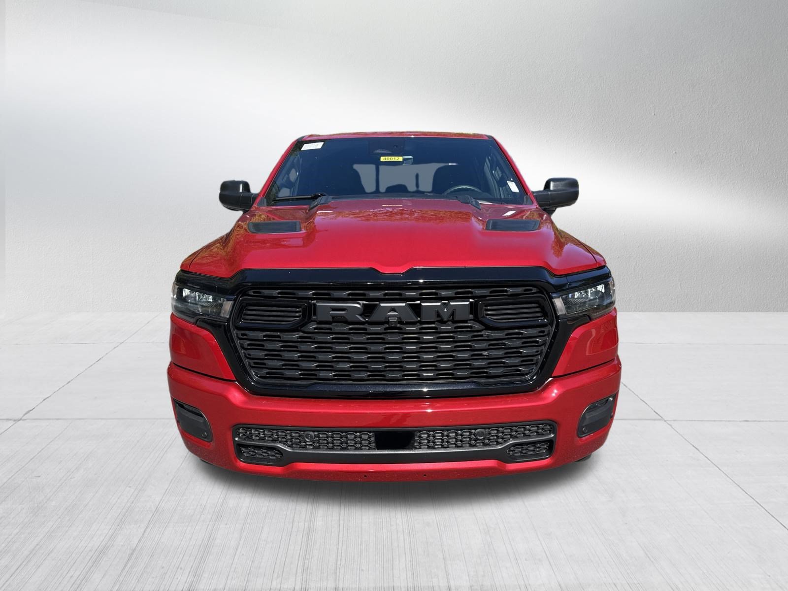 New 2026 Ram 1500 EXPRESS CREW CAB 4X4 5'7 BOX Pickup