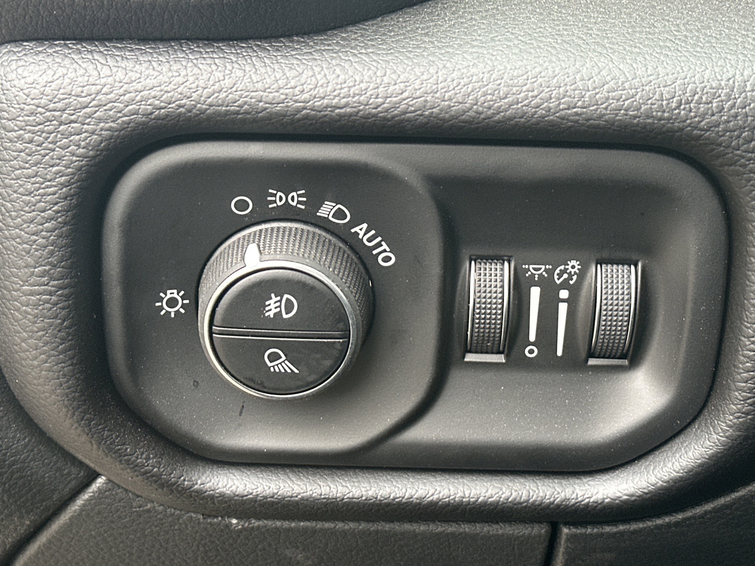 2026 RAM 2500 Laramie - Photo 25