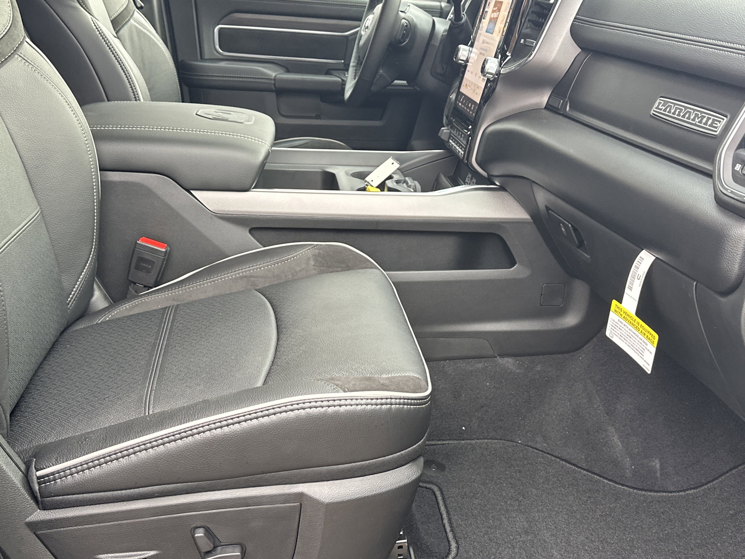 2026 RAM 2500 Laramie - Photo 14