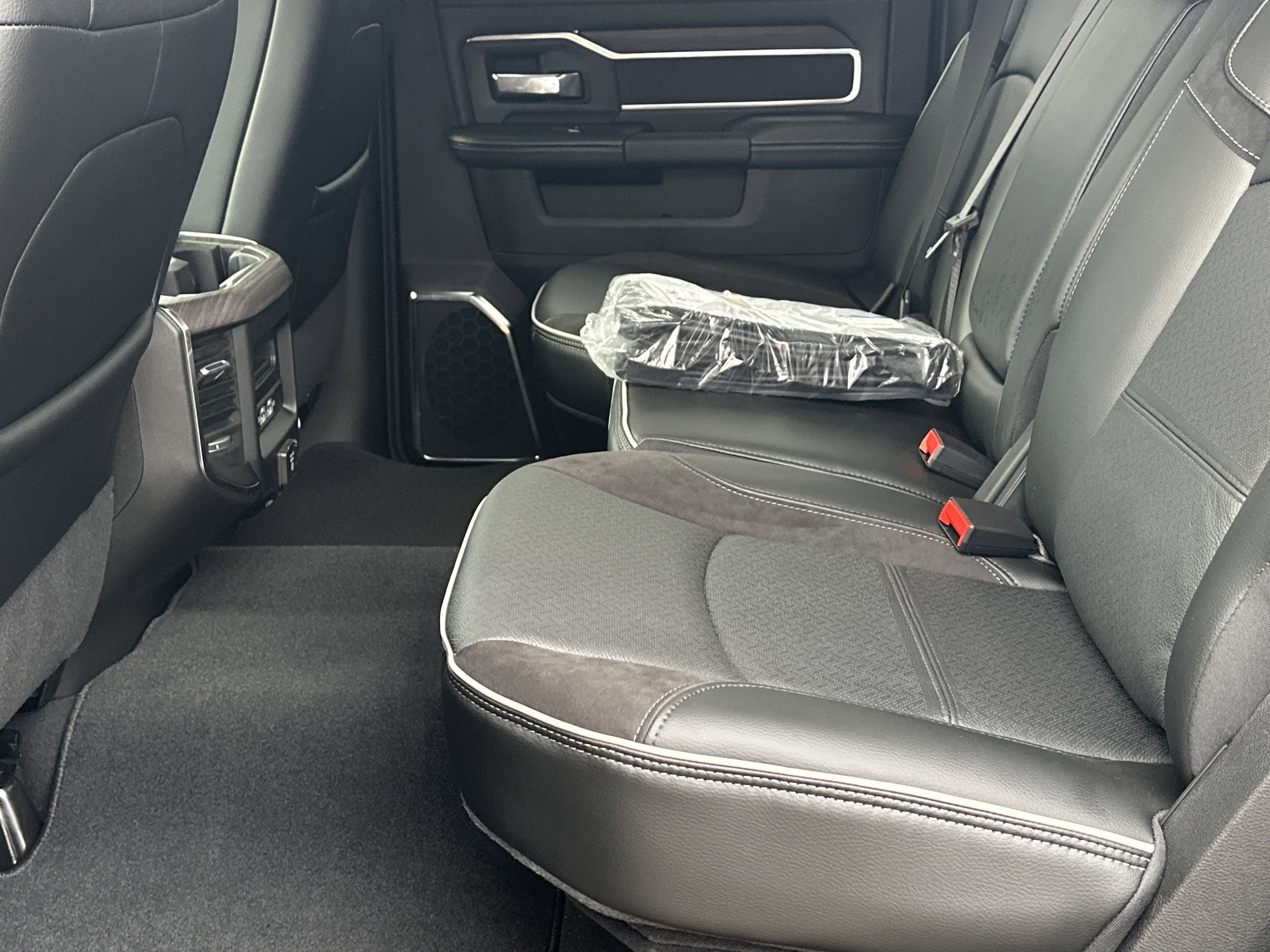 2026 RAM 2500 Laramie - Photo 21
