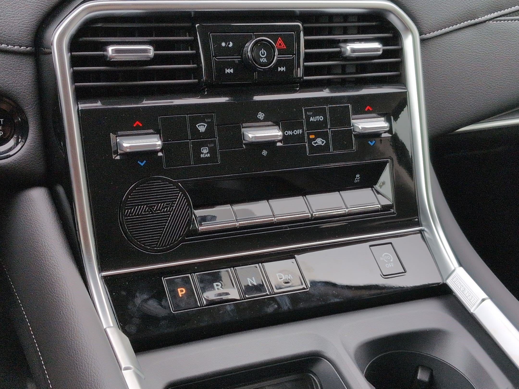 2026 Nissan Armada SV - Photo 18