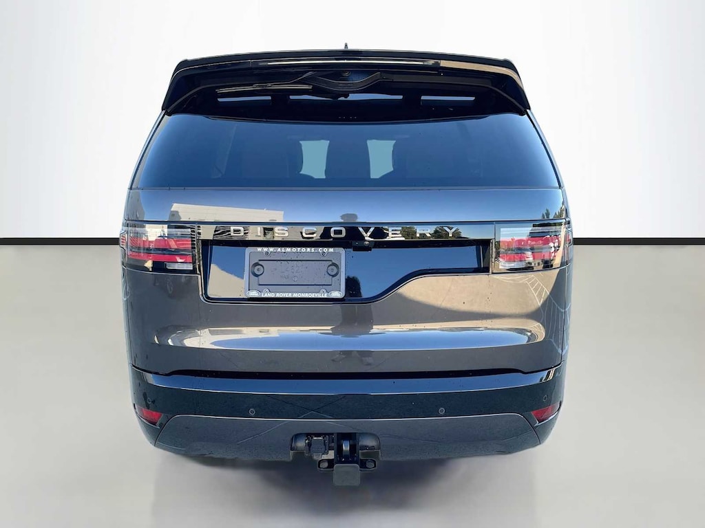 New 2026 Land Rover Discovery Dynamic SE SUV