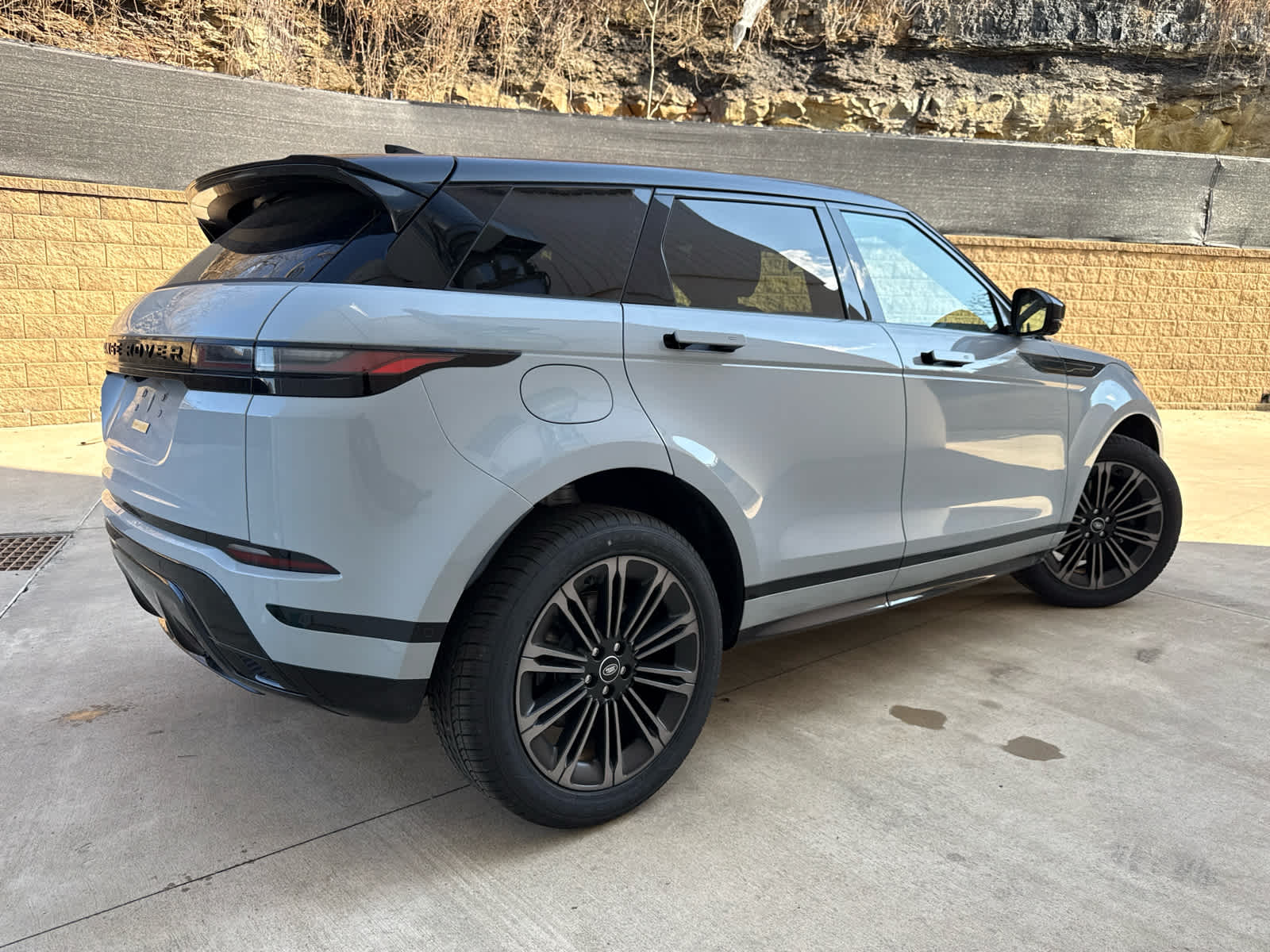 New 2026 Land Rover Range Rover Evoque Dynamic SE SUV