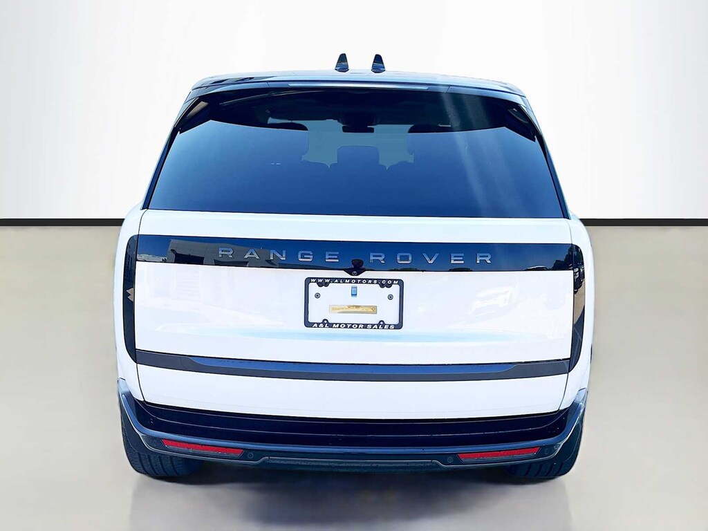 New 2026 Land Rover Range Rover SE LWB 7-Seats / V8 SUV