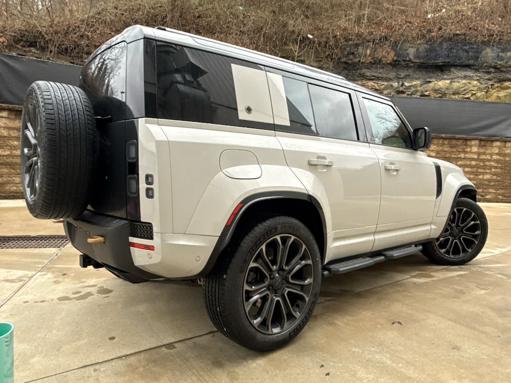 New 2026 Land Rover Defender 110 Octa SUV