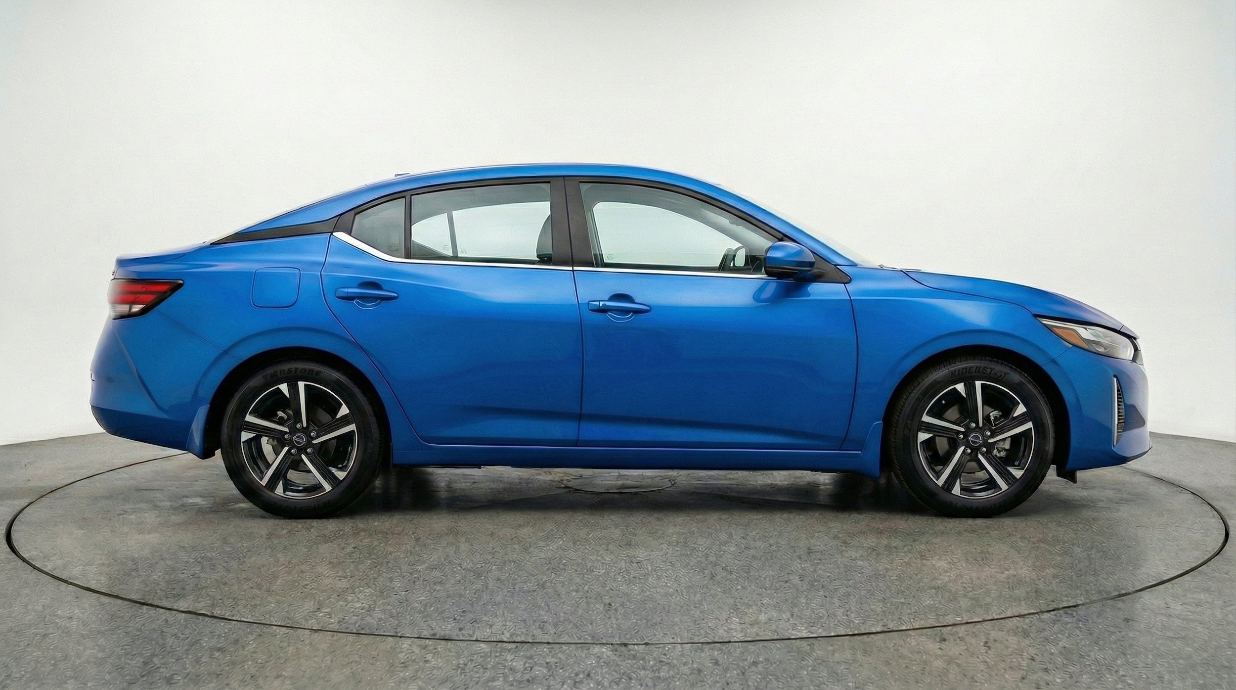 Thumbnail: 2025 Nissan Sentra - 10