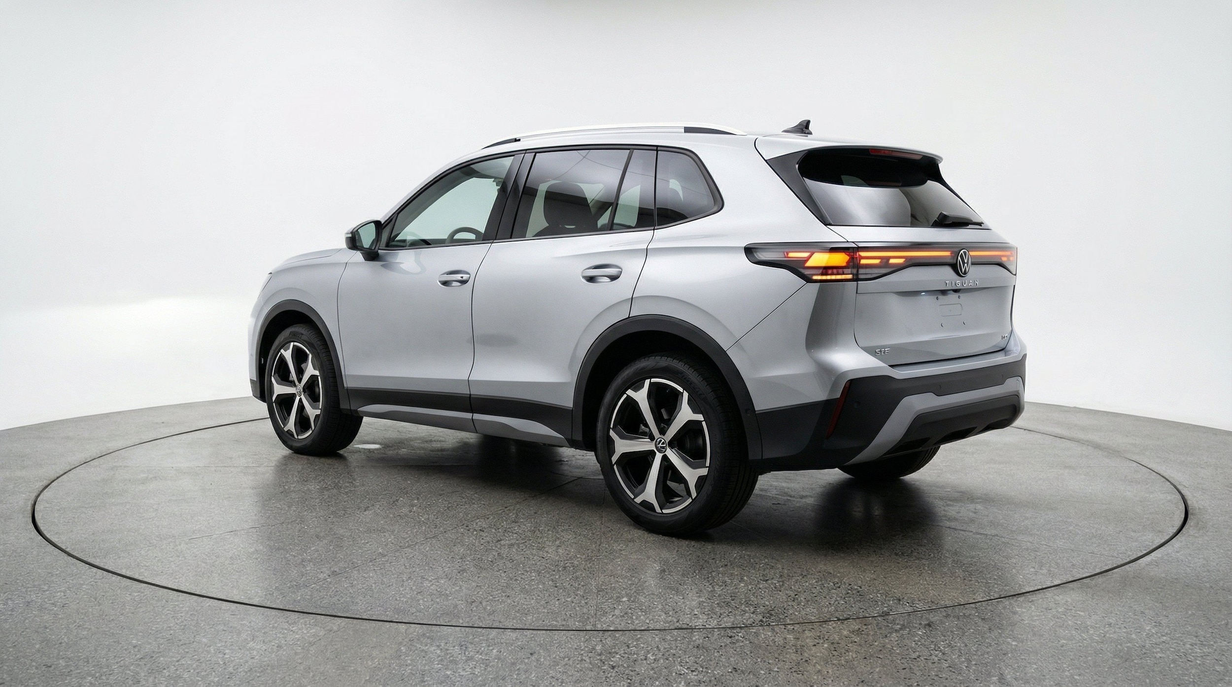 Thumbnail: 2026 Volkswagen Tiguan - 6