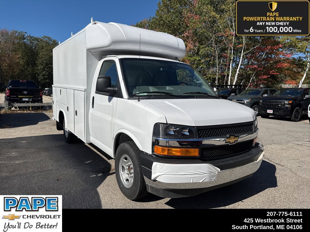 2025 Chevrolet Express Cutaway