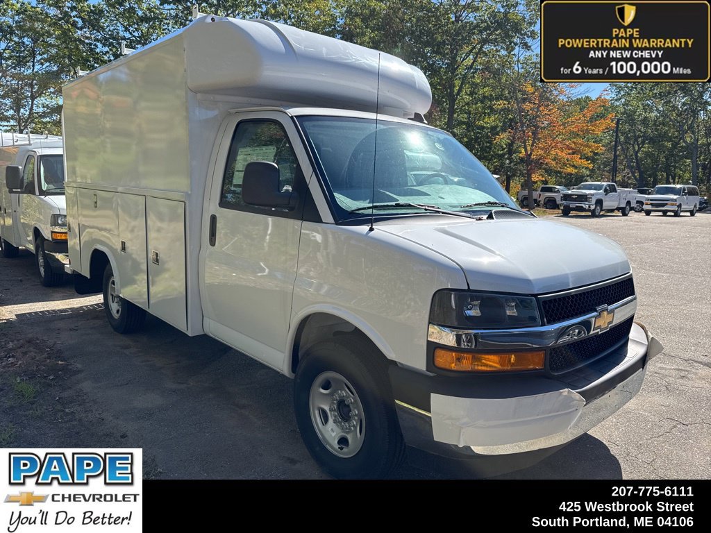 2025 Chevrolet Express Cutaway