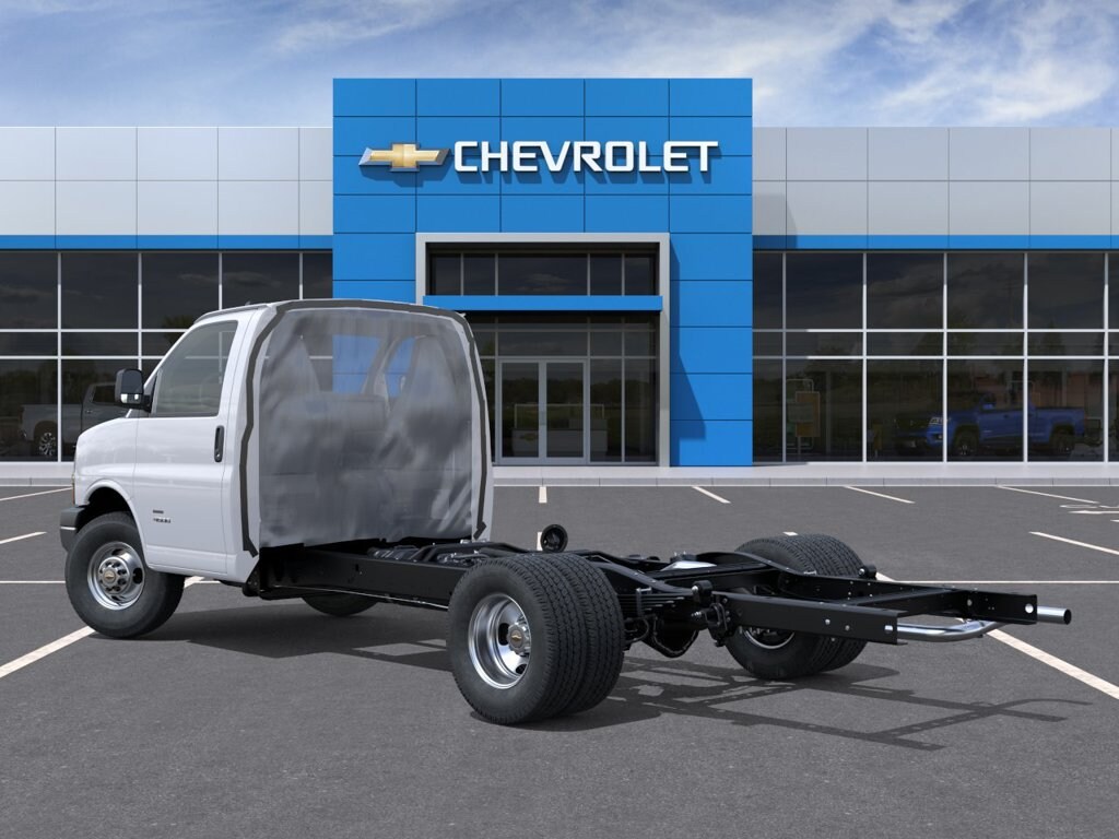New 2026 Chevrolet Express Cutaway 3500 1WT Cutaway Van
