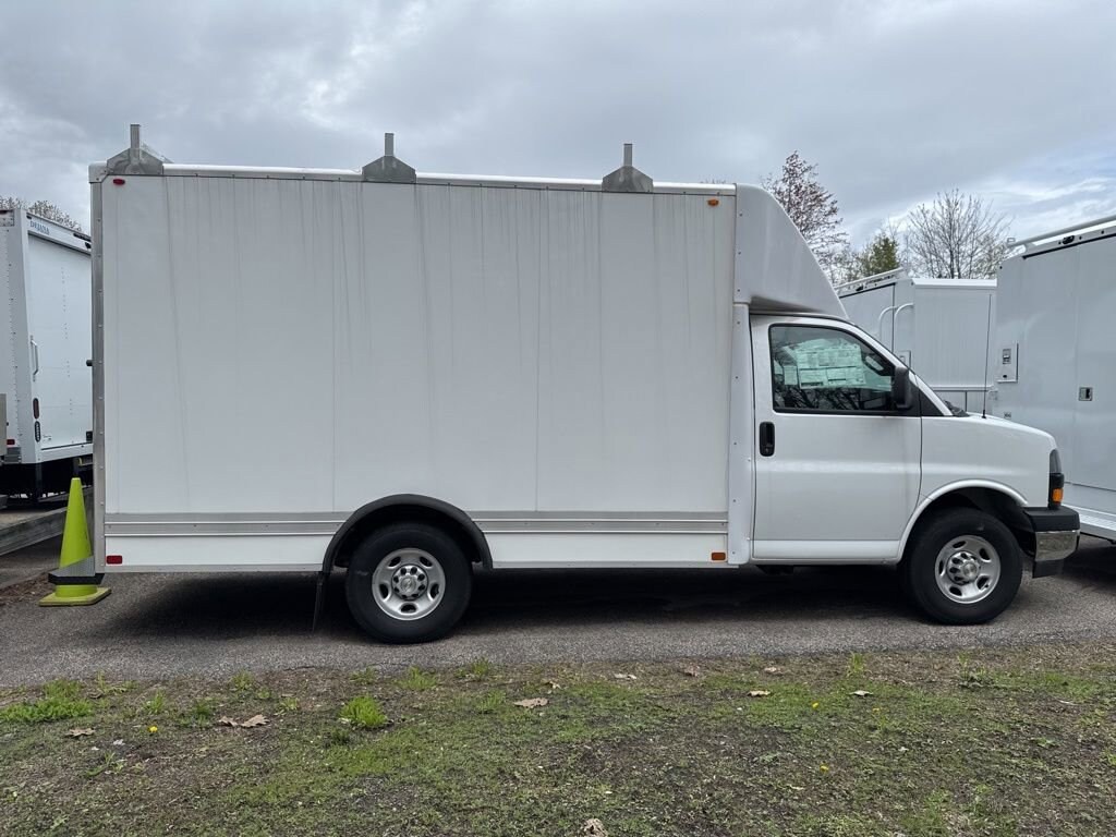 New 2025 Chevrolet Express Cutaway 3500 1WT Cutaway Van