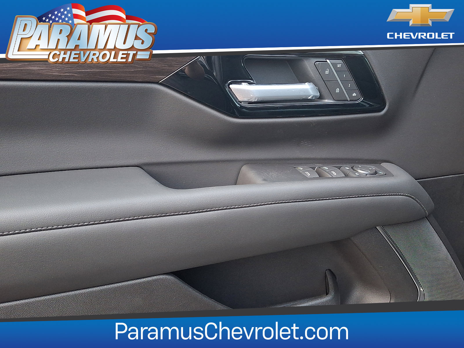2026 Chevrolet Suburban Z71 - Photo 8
