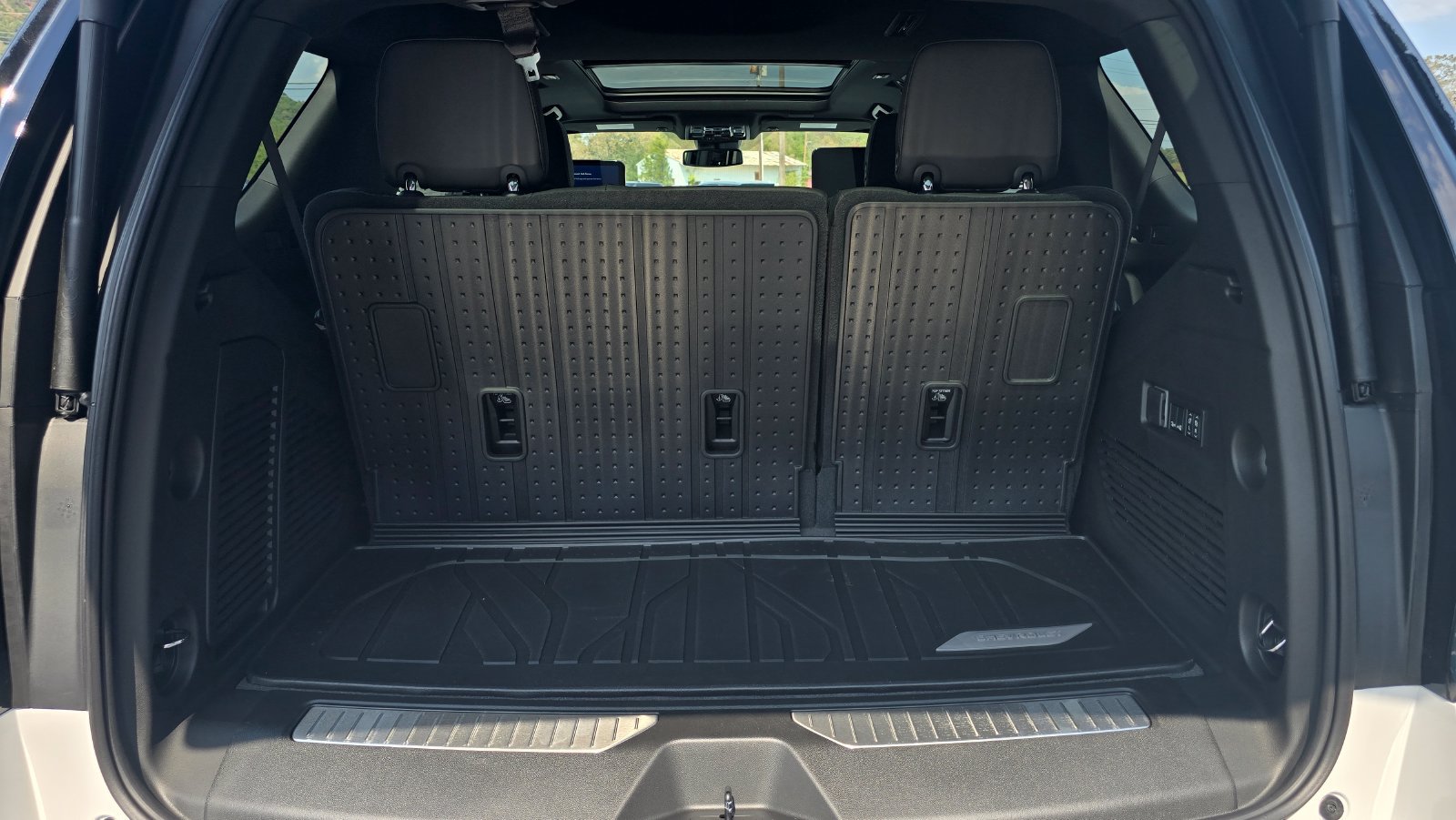 2026 Chevrolet Tahoe Z71 - Photo 15