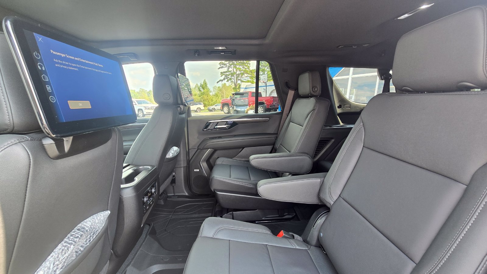2026 Chevrolet Tahoe Z71 - Photo 10