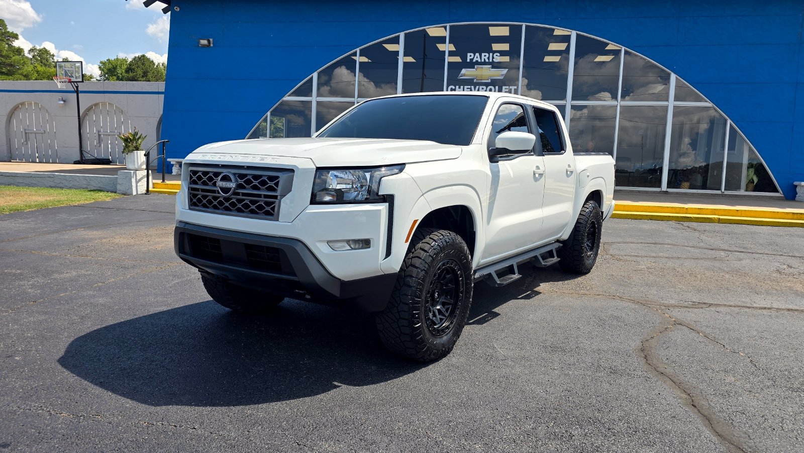2024 Nissan Frontier SV