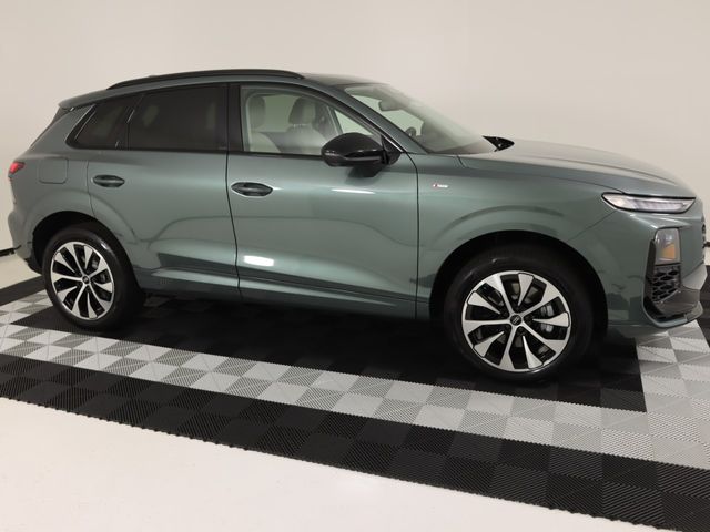 2026 Audi Q3 Base - Photo 6