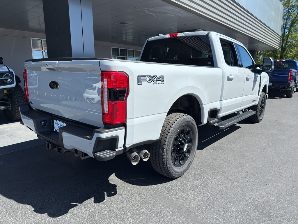 New 2026 Ford F-350 XLT Truck Crew Cab