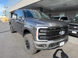 2027 Ford F-350 &reg; Platinum&reg; Truck Crew Cab