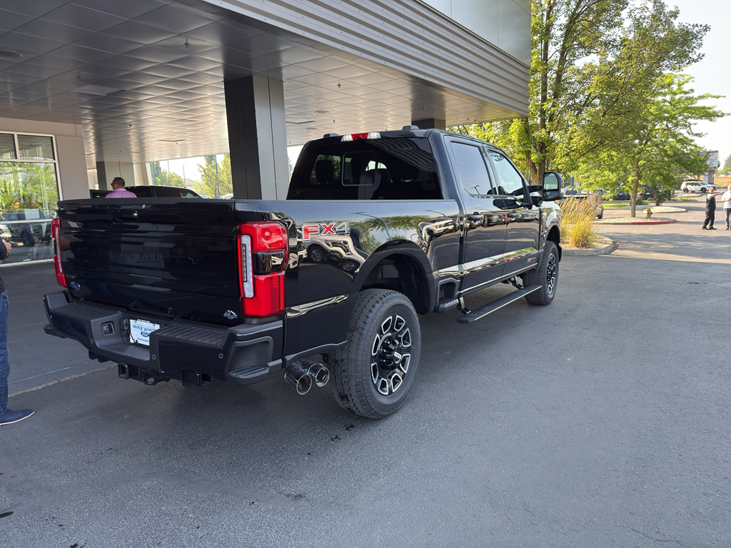 New 2026 Ford F-350 Platinum Truck Crew Cab
