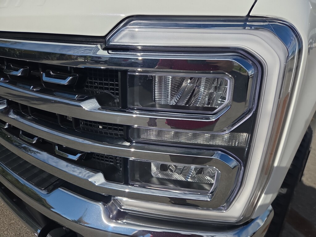 Certified 2025 Ford F-350 Lariat Super Duty CREW CAB
