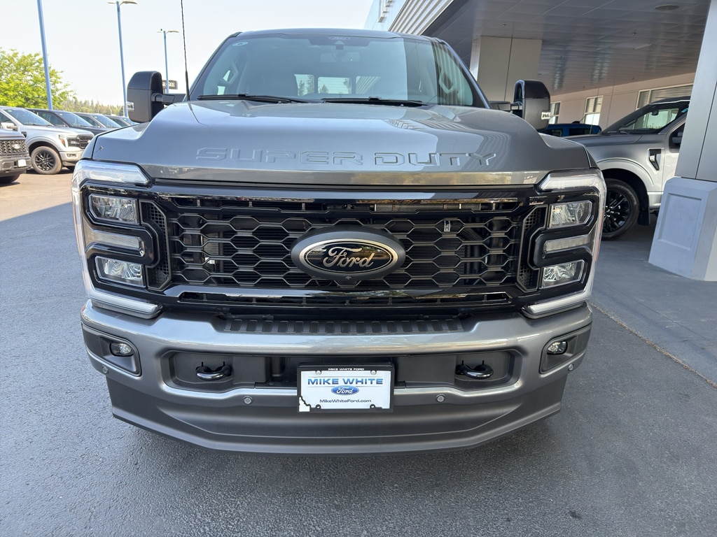 New 2026 Ford F-250 Lariat Truck Crew Cab