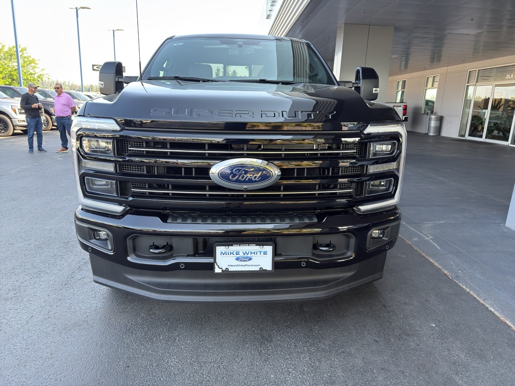New 2026 Ford F-350 Platinum Truck Crew Cab